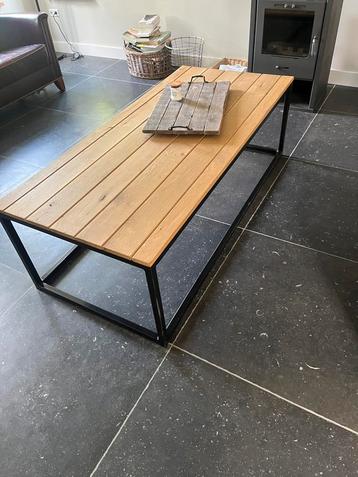 Eiken salontafel beschikbaar voor biedingen