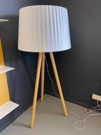 Agata staande lamp, design, Ophalen, Zo goed als nieuw, Hout, 150 tot 200 cm