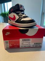 Superstoere Nike sneakers mt 26 izgst, Schoentjes, Jongetje of Meisje, Ophalen of Verzenden, Zo goed als nieuw