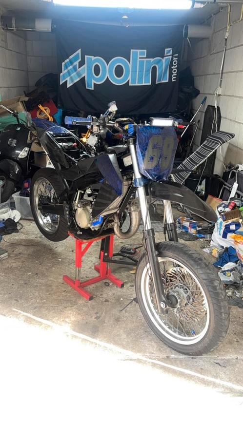 Aprilia sx50 schakelbrommer, Fietsen en Brommers, Brommers | Derbi, Zo goed als nieuw, Ophalen