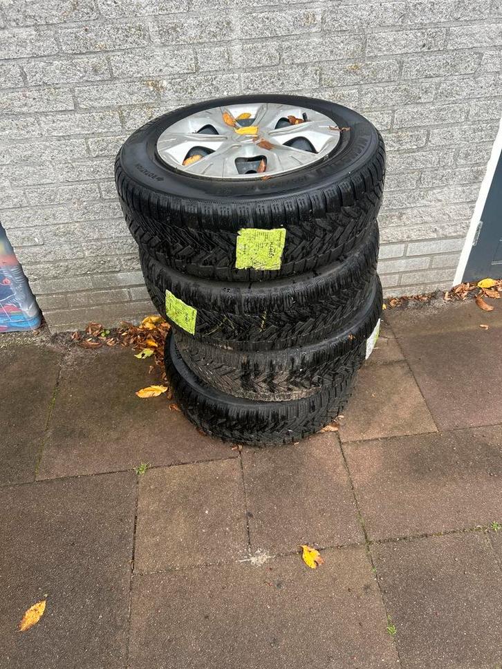 Michelin Winterbanden 195/65 R15 - Renault Megane, Auto-onderdelen, Banden en Velgen, Band(en), Winterbanden, 15 inch, 195 mm