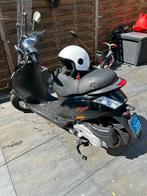 Scooter 3 x op gereden. 80 km op de teller., Motoren, Motoren | Piaggio, Scooter, Particulier, 1 cilinder