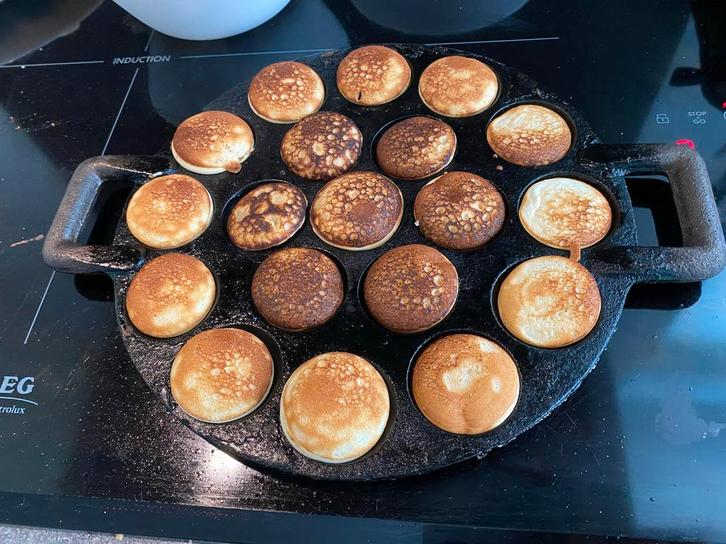 Poffertjespan Gietijzer Vintage - Direct Gebruik!, Huis en Inrichting, Keuken | Keukenbenodigdheden, Gebruikt, Ophalen of Verzenden