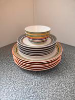 Iittala servies met kleurrijke strepen zo goed als nieuwe, Ophalen, Zo goed als nieuw, Bord(en), Overige stijlen