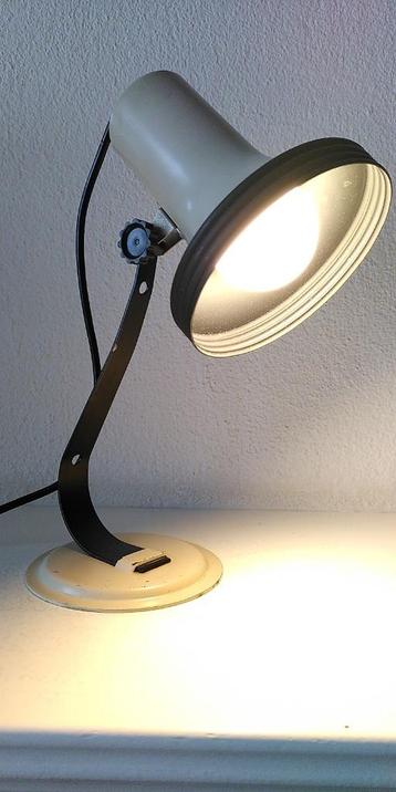 Vintage tafellamp beschikbaar voor biedingen