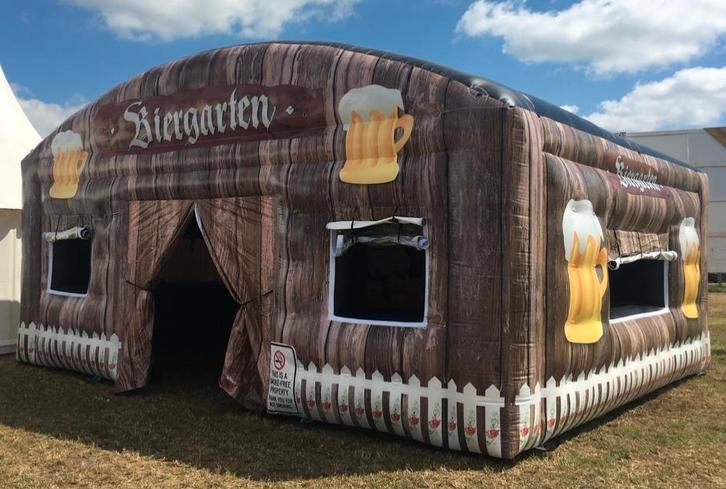 Opblaasbare feesttent/ biertent te huur incl plaatsen, Hobby en Vrije tijd, Feestartikelen | Verhuur, Zo goed als nieuw, Verjaardag