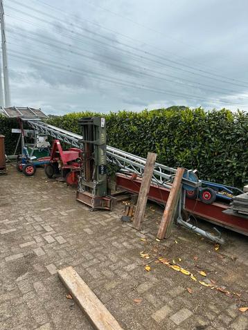 Bouwlift 230v beschikbaar voor biedingen