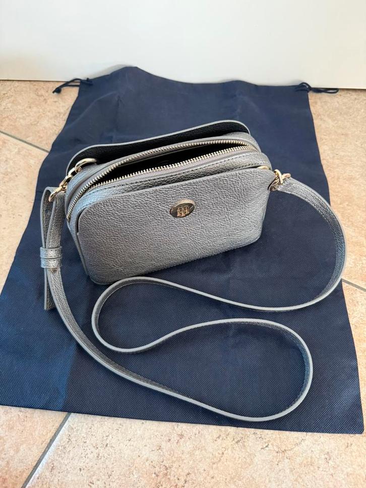 Tommy Hilfiger handtas | grijs zilver | nieuw tas, Sieraden, Tassen en Uiterlijk, Tassen | Schoudertassen, Nieuw, Grijs, Ophalen of Verzenden