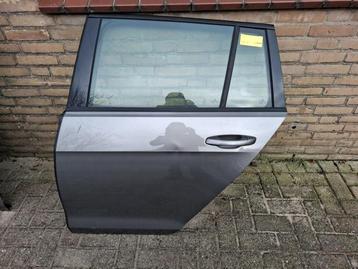 Portier 4Deurs rechts-achter van een Volkswagen Golf (LA7N) beschikbaar voor biedingen
