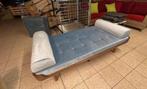 Mooie nette Chaise Longue zacht velvet licht blauw, Huis en Inrichting, Luxestijl chique vintage, Zo goed als nieuw, Ophalen