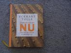 De kracht van het nu  Eckhart Tolle, Achtergrond en Informatie, Spiritualiteit algemeen, Ophalen of Verzenden, Zo goed als nieuw