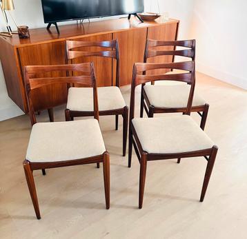 4 prachtige vintage rosewood / palissander eetkamerstoelen beschikbaar voor biedingen