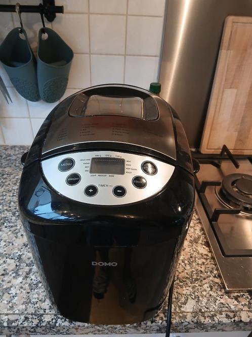 Broodbakmachine, Witgoed en Apparatuur, Broodbakmachines, Gebruikt, Met timer, 1200 tot 1600 gram deeg, Kijkvenster, Meer dan 10 programma's