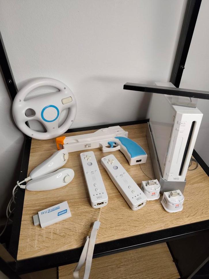Nintendo Wii, 6 games + veel extra's, Spelcomputers en Games, Spelcomputers | Nintendo Wii, Gebruikt, Met 3 controllers of meer