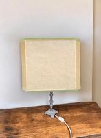 Vintage tafellamp met varkensblaas kap en tinnen voet, Ophalen of Verzenden, Zo goed als nieuw, Minder dan 50 cm