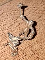 Miniatuurtje "hoefijzer smid", Antiek en Kunst, Ophalen of Verzenden, Zilver