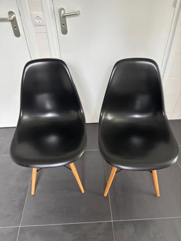 Kuipstoelen beschikbaar voor biedingen