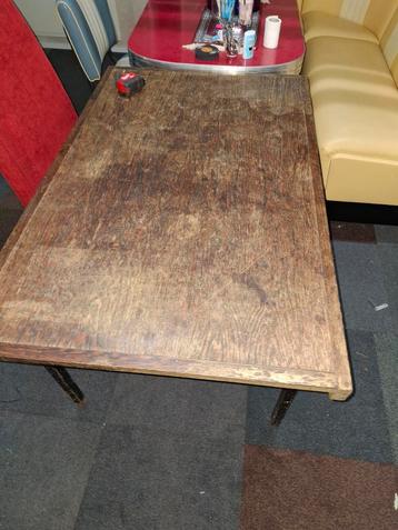 Oude Houten Tafel - 125x80cm beschikbaar voor biedingen