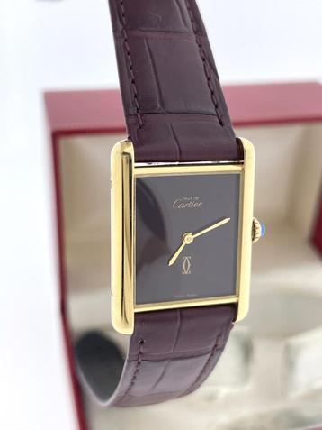 Cartier Tank Large Burgundy Red Full Set - 1982 / Nieuwstaat beschikbaar voor biedingen