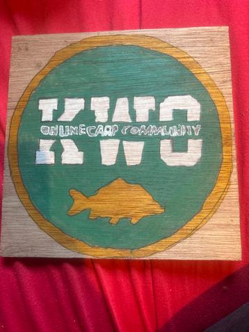 Handgeschilderd Houten Bord - Karper Community beschikbaar voor biedingen