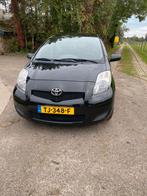 Toyota Yaris 1.0 12V Vvt-i 5DR 2009 apk nieuw  nette auto, Auto's, Toyota, Voorwielaandrijving, 750 kg, Zwart, 960 kg