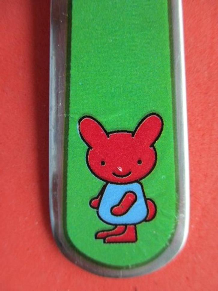 (KB4639) Kinderbestek Groen met konijn grote lepel, Kinderen en Baby's, Overige Kinderen en Baby's, Gebruikt, Ophalen of Verzenden