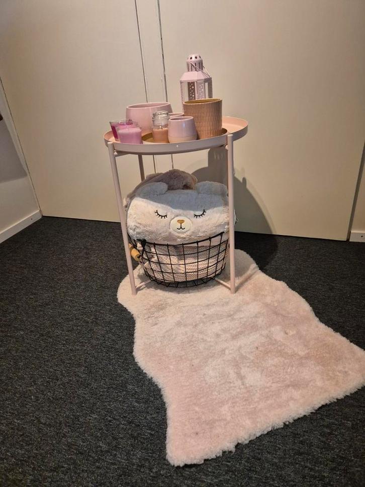 Leuke roze set, Huis en Inrichting, Tafels | Bijzettafels, Zo goed als nieuw, Rond, Minder dan 45 cm, Minder dan 55 cm, Metaal of Aluminium