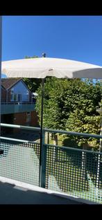 Nette parasol voor bv op het balkon, Ophalen, Verstelbaar, Gebruikt, 1 tot 2 meter