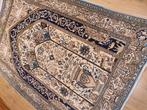 Vintage handgeknoopt perzisch tapijt ghom met zijde 245x152, Info@SlatsAntiek.nl, Crème, Gebruikt, 100 tot 150 cm