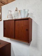 Vintage teak Mid-Century Deens wandkasten met schuifdeurtjes, Huis en Inrichting, Kasten | Wandmeubels, Ophalen, Gebruikt, Teakhout