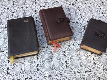 3 bijbels   / kerkboek beschikbaar voor biedingen
