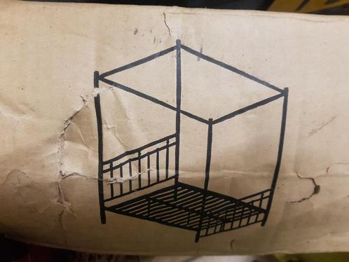 T.k. nwe. metalen hemelbed, Huis en Inrichting, Slaapkamer | Bedden, Nieuw, Twijfelaar, 180 cm, 220 cm, Metaal, Crème, Ophalen