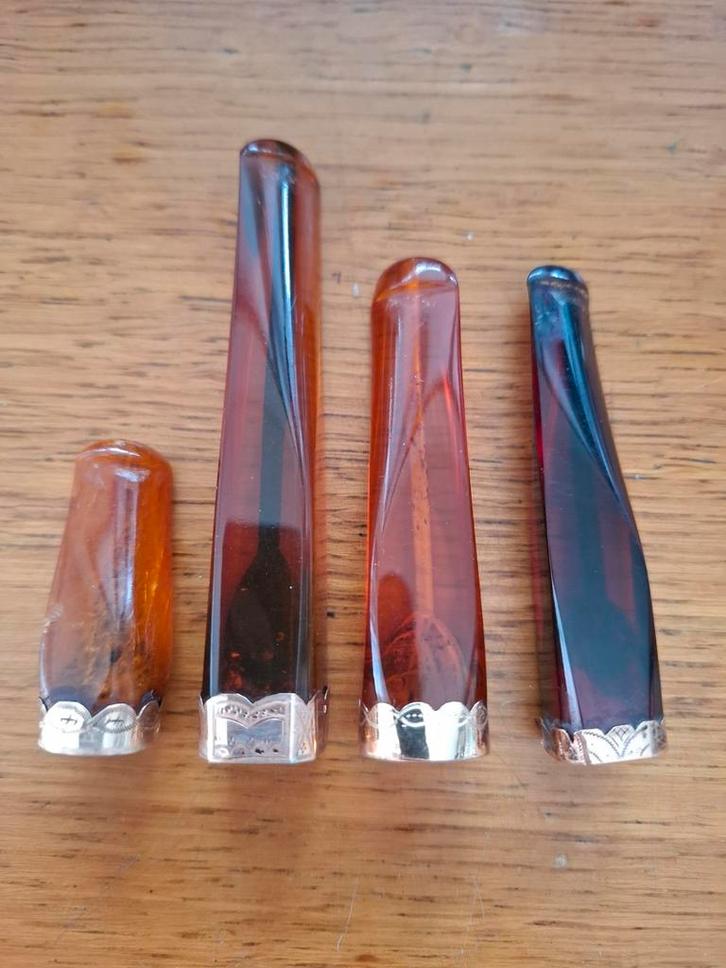 Vier sigarenpijpjes met 14 karaat gouden montering, Antiek en Kunst, Antiek | Goud en Zilver, Ophalen of Verzenden