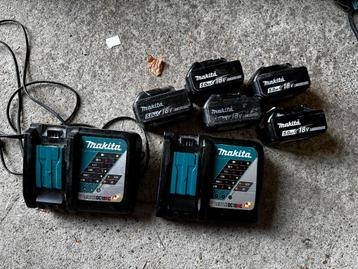 5x 5Ah accu en 2x snellader makita beschikbaar voor biedingen