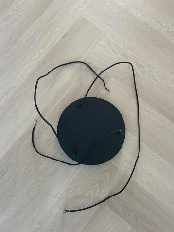 Plafondplaat voor drie hanglampen beschikbaar voor biedingen