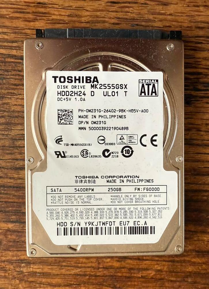 Toshiba MK2555GSX 250GB 5.4K 2.5 inch SATA Hard Drive, Computers en Software, Harde schijven, Zo goed als nieuw, Laptop, Intern