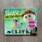 Hero en de draak - Haakboek Knuffels - ISBN: 9789491840036, Ophalen of Verzenden, Zo goed als nieuw, Breien en Haken