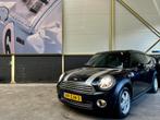 Mini Mini Clubman 1.6 Cooper | Panoramadak | Leer | Xenon |, Voorwielaandrijving, Gebruikt, 4 cilinders, Elektrische ramen