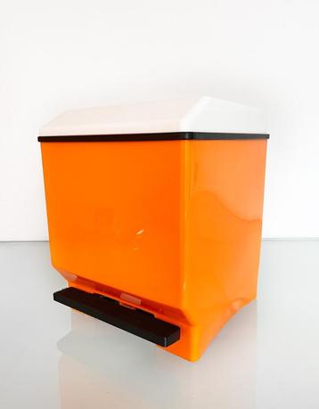Vintage 70s space age oranje prullenbak beschikbaar voor biedingen