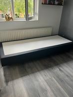 Gratis bed met of zonder matras, Ophalen, Zo goed als nieuw, 210 cm