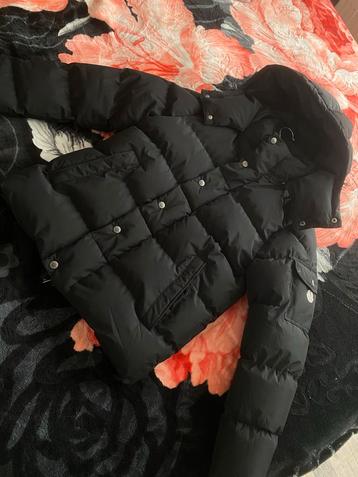Moncler Vezere Jas Maat M beschikbaar voor biedingen