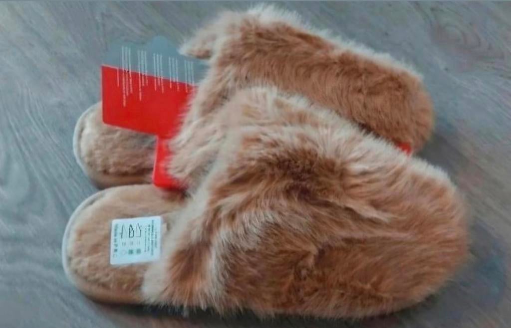 Nieuwe fluffy pantoffels maat 40/41, Ophalen of Verzenden, Nieuw, Beige, Pantoffels of Sloffen