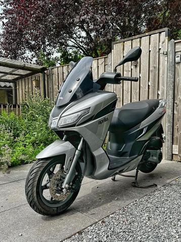Aprilia SXR 50 met nog garantie tot 27 juli 2025 beschikbaar voor biedingen