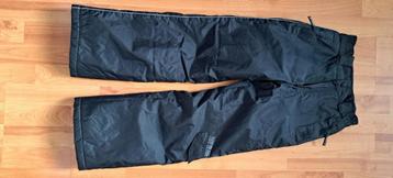 Kinder skibroek maat 134-140 beschikbaar voor biedingen