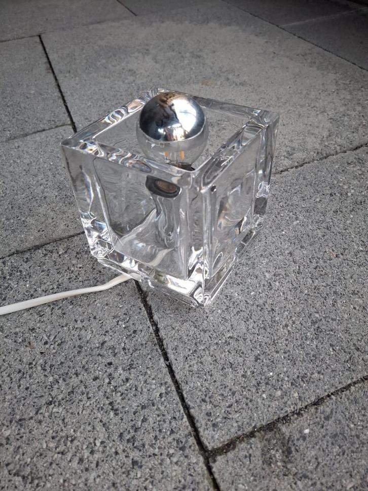 Twee mooie glazen  kubus lampen., Huis en Inrichting, Lampen | Tafellampen, Zo goed als nieuw, Minder dan 50 cm, Glas, Ophalen