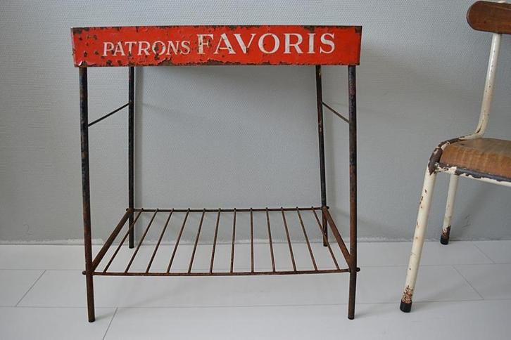 Frans tafeltje van “Mon ouvrage madame” BLOSSOM BROCANTE, Antiek en Kunst, Antiek | Meubels | Tafels, Ophalen of Verzenden