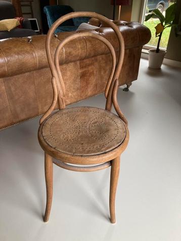 2 Thonet bistrostoelen beschikbaar voor biedingen