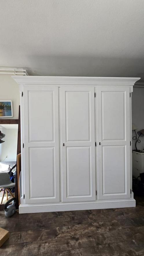 Witte kledingkast, Huis en Inrichting, Kasten | Kledingkasten, Gebruikt, 150 tot 200 cm, 50 tot 75 cm, Met deur(en), Met plank(en)
