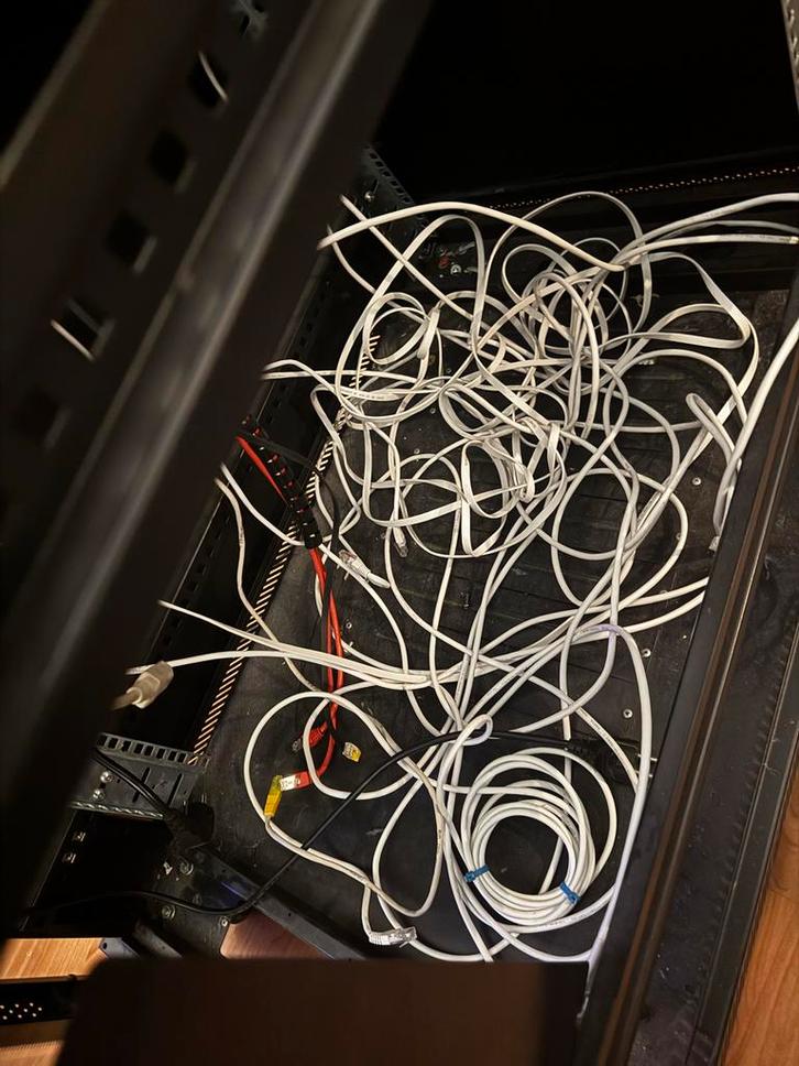 HPE DL360 Gen9 Server + Alfaco Rack - Compleet!, Computers en Software, Servers, Gebruikt, 3 tot 4 Ghz, 16 GB, Hot swappable onderdelen