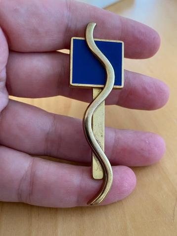 Memphis broche Claude Montana Paris Couture Vintage 1980 gou beschikbaar voor biedingen